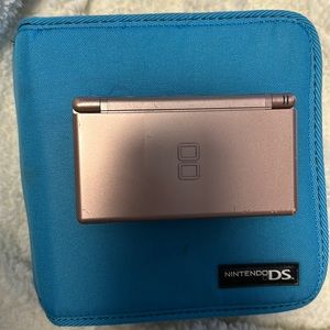 Nintendo DS lite